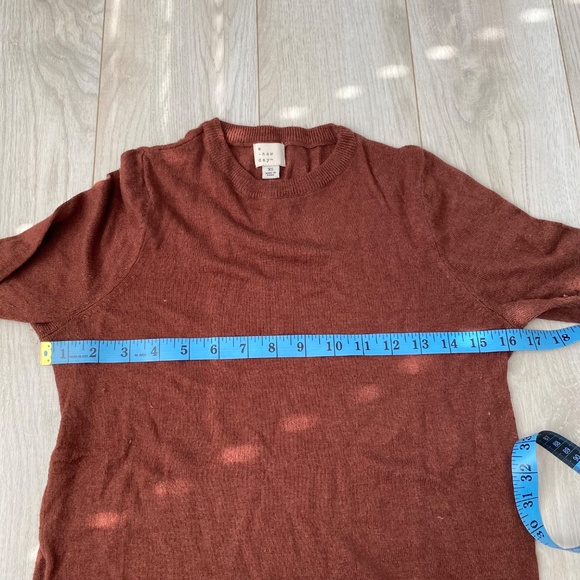 Brown Pullover Sweater - Picture 5 of 7